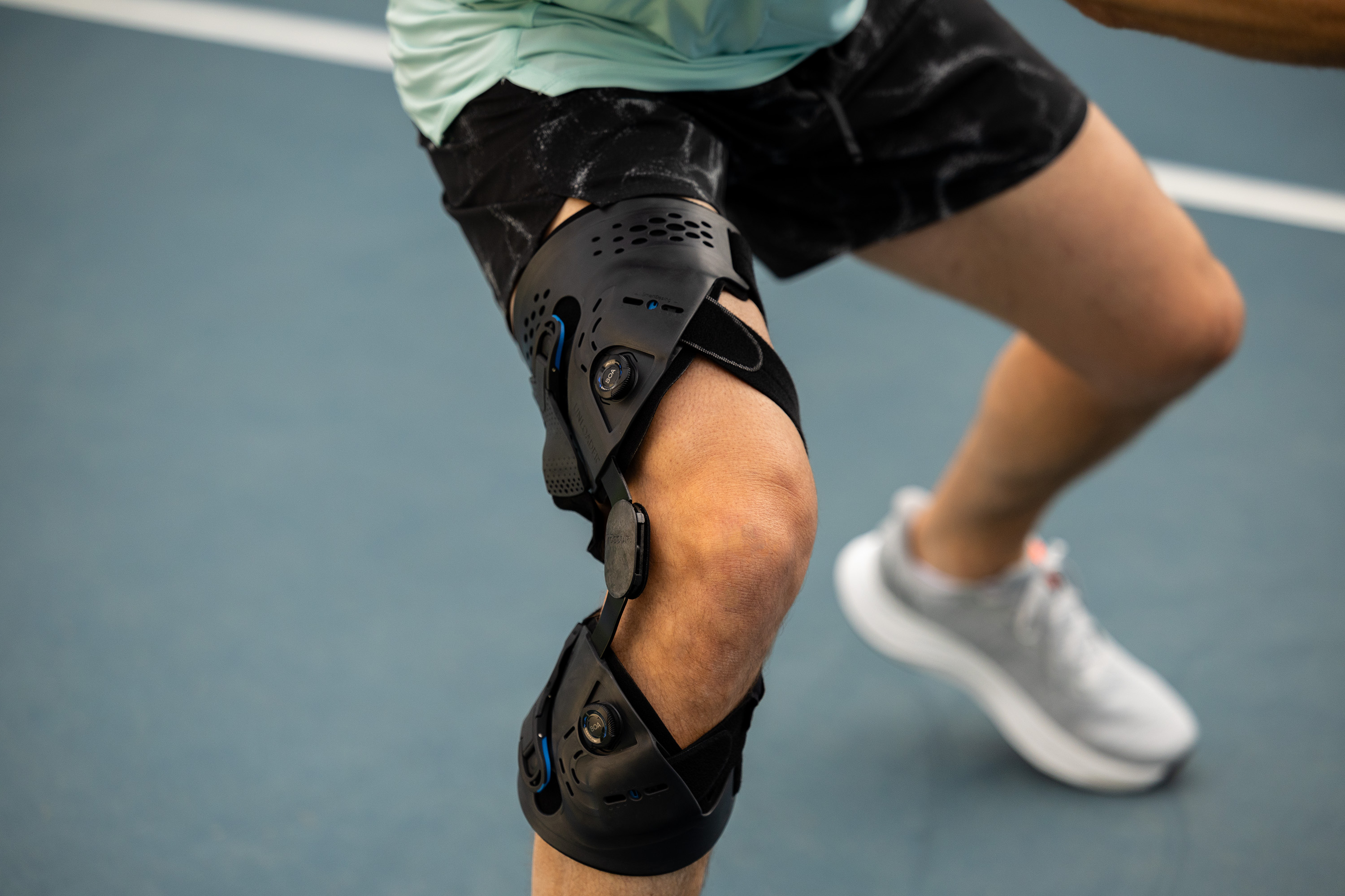 義足オズール電子制御膝 RHEO KNEE XC RHEO KNEE® XC - Bio Dynamic Technologies